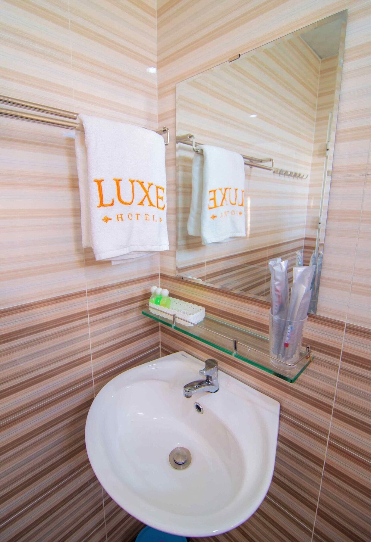 Luxe Hotel 응우하인선군 외부 사진
