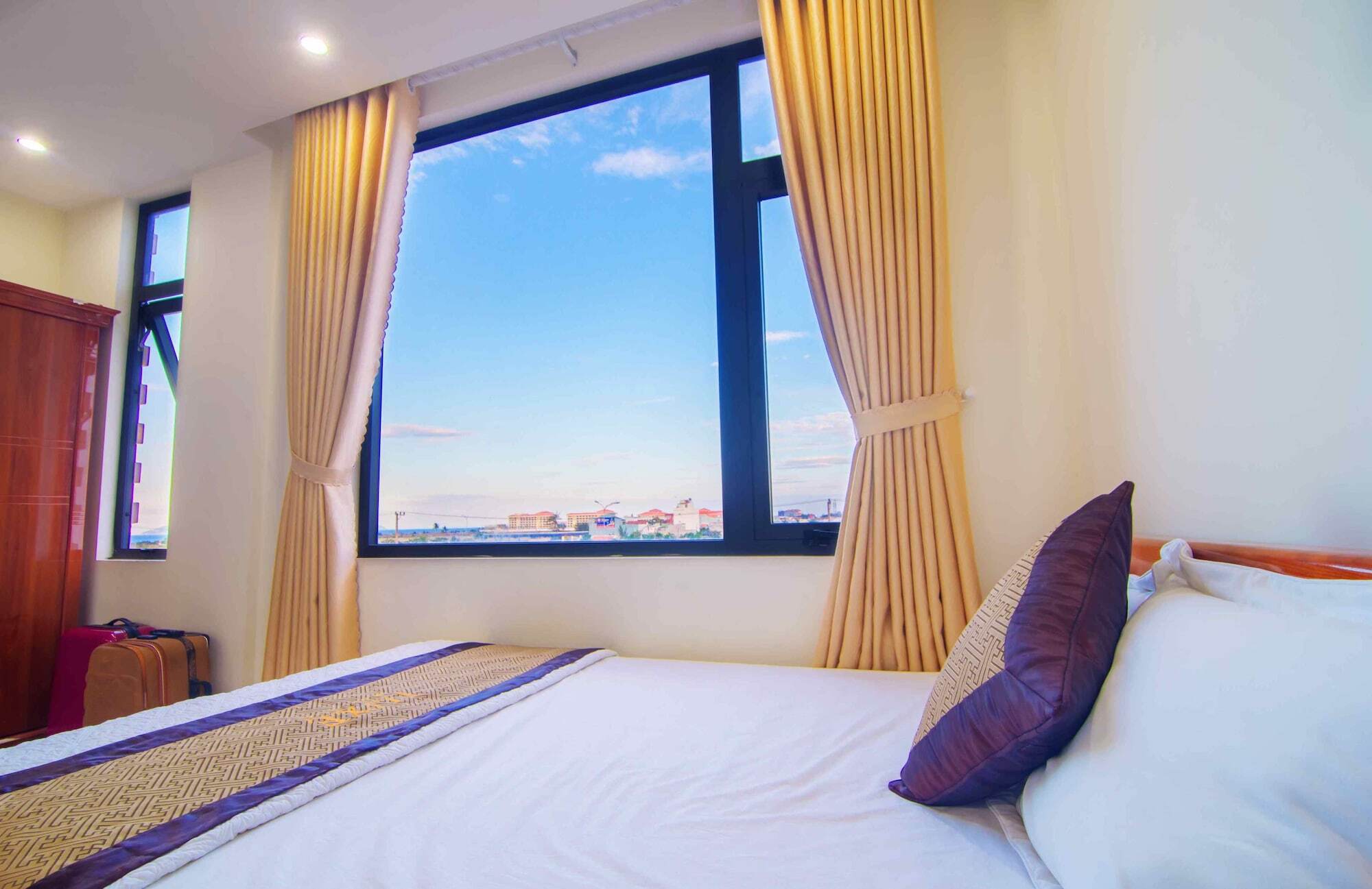 Luxe Hotel 응우하인선군 외부 사진