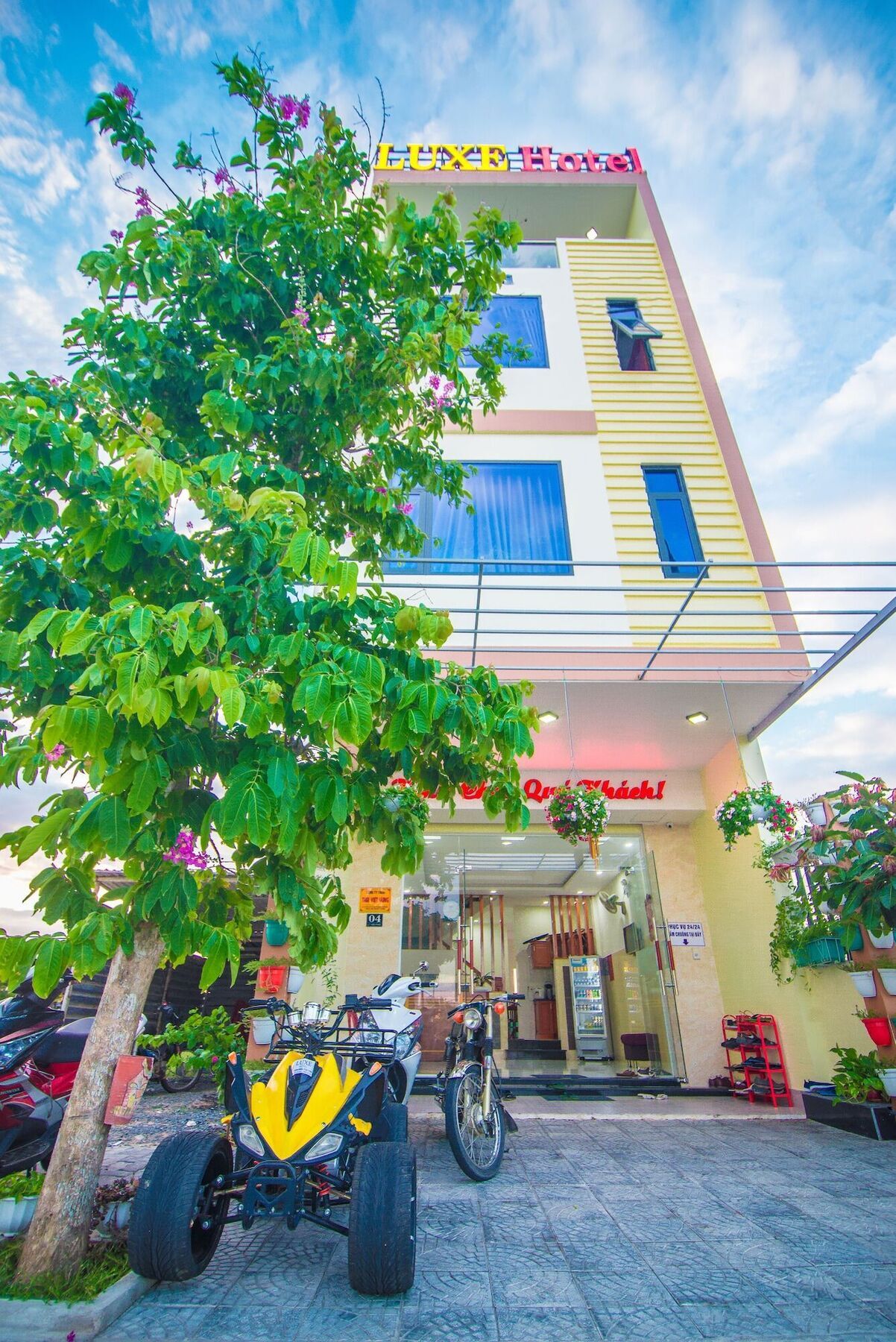 Luxe Hotel 응우하인선군 외부 사진